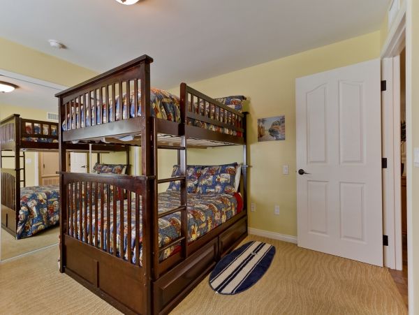Ocean Front rental Mission Beach Sleeps 10 Guests (or 30 )