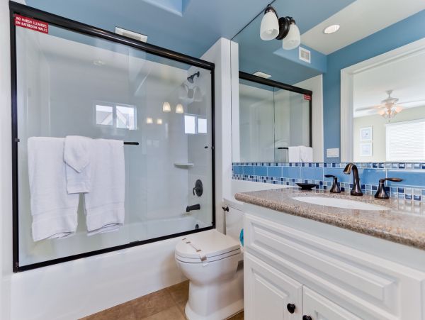 Ocean Front rental Mission Beach Sleeps 10 Guests (or 30 )