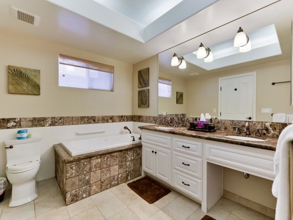 Ocean Front rental Mission Beach Sleeps 10 Guests (or 30 )
