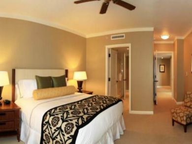 Guest Bedroom with King Bed Guest Bedroom with King Bed