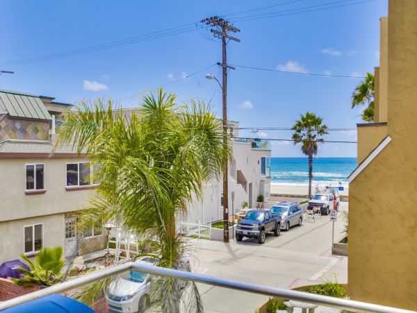 Three Bedroom Mission Beach Rental One House Back from Beach