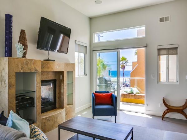 Three Bedroom Mission Beach Rental One House Back from Beach