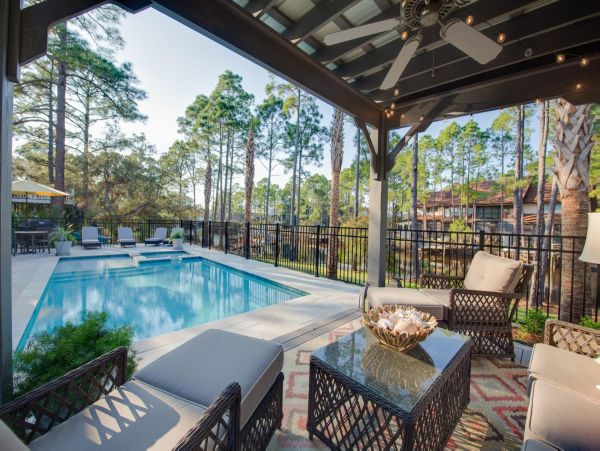 Santa Rosa Vacation Home Walk to Beach Six Bedroom