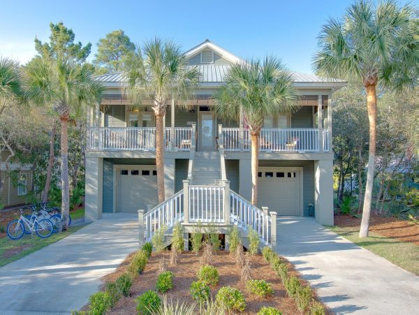Santa Rosa Vacation Home Walk to Beach Six Bedroom