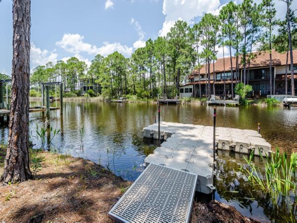 Santa Rosa Vacation Home Walk to Beach Six Bedroom
