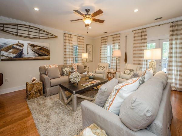 Santa Rosa Vacation Home Walk to Beach Six Bedroom