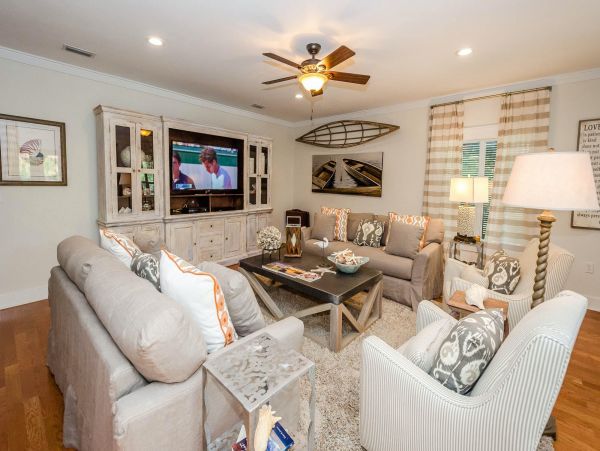 Santa Rosa Vacation Home Walk to Beach Six Bedroom
