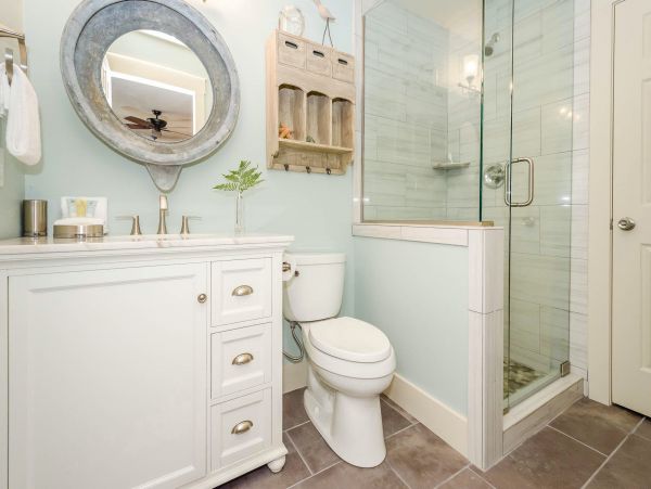 Santa Rosa Vacation Home Walk to Beach Six Bedroom
