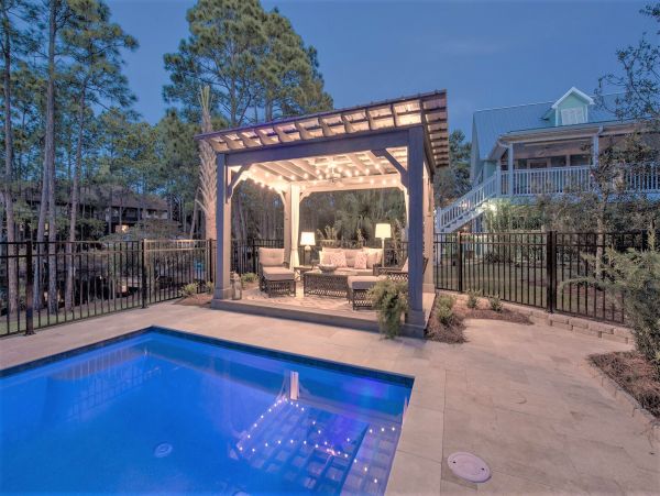 Santa Rosa Vacation Home Walk to Beach Six Bedroom