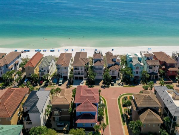 Luxury Six Bedroom Rental Across from the Best Beach
