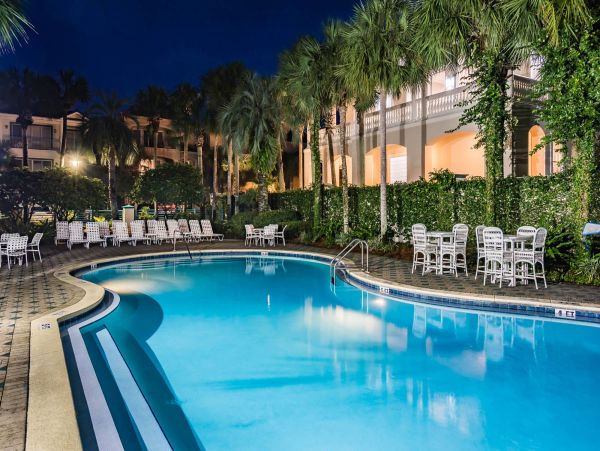 Luxury Six Bedroom Rental Across from the Best Beach