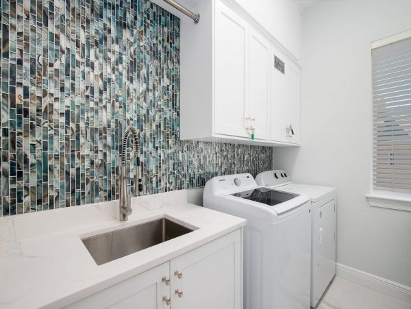 Luxury Six Bedroom Rental Across from the Best Beach
