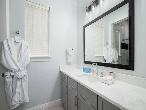 Luxury Six Bedroom Rental Across from the Best Beach
