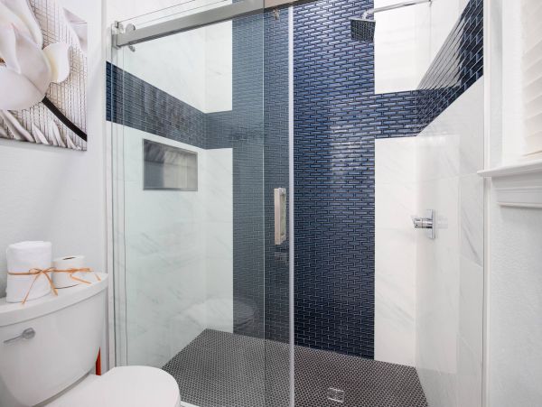 Luxury Six Bedroom Rental Across from the Best Beach