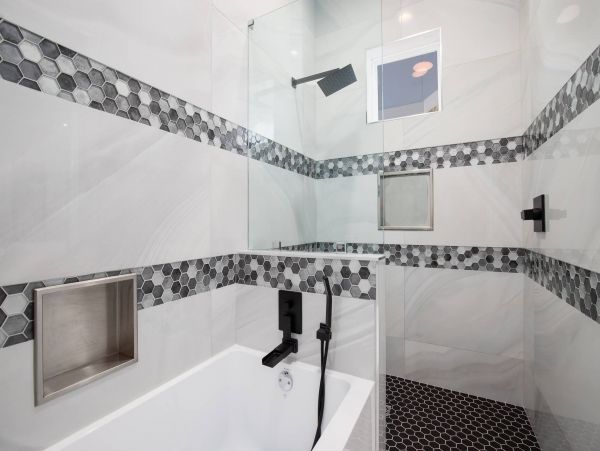 Luxury Six Bedroom Rental Across from the Best Beach