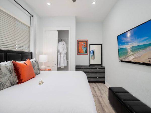 Luxury Six Bedroom Rental Across from the Best Beach