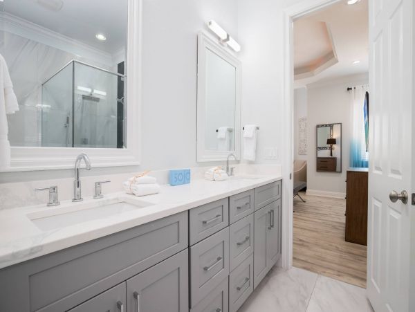 Luxury Six Bedroom Rental Across from the Best Beach