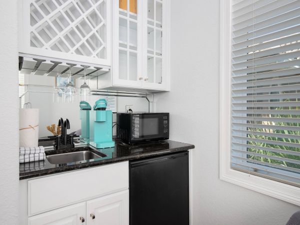 Luxury Six Bedroom Rental Across from the Best Beach