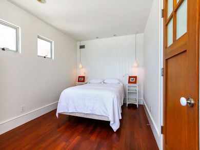 Queen Bed in Second Bedroom Queen Bed in Second Bedroom