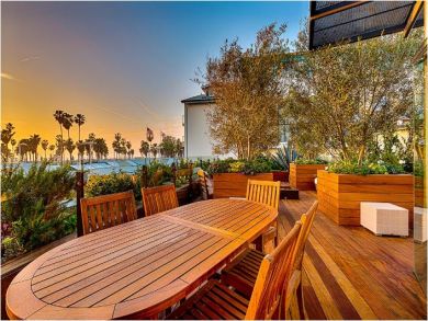 Outdoor Dining Area