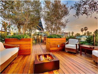 Rooftop Deck