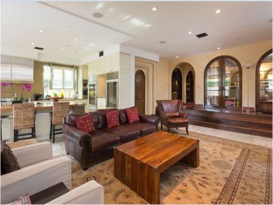 Kitchen & Living Area