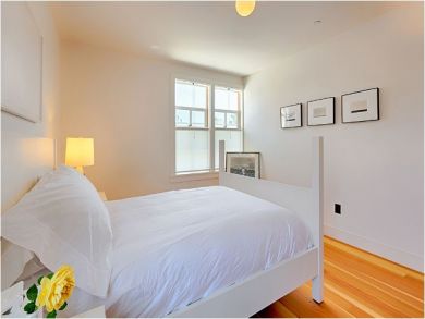 Queen Bed in Third Bedroom