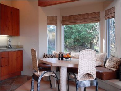 Guest House Dining Area