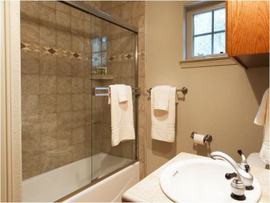 Bathroom with Shower in Tub
