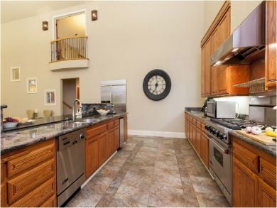 Kitchen with High End Applainces