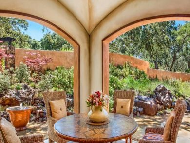 Outdoor Table & Chairs