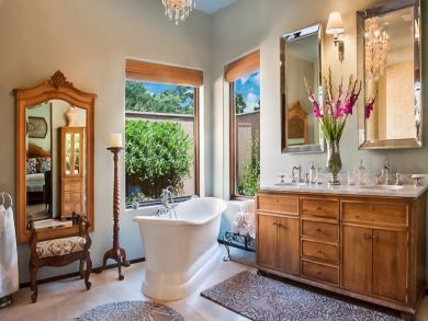 Bathroom with Tub