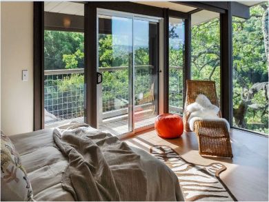 Queen Bed in Bedroom 1