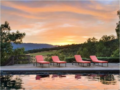  Spectacular Villa Perched in the Pastoral Hills of Sonoma, California