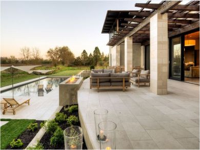 Outdoor Living & Dining Area