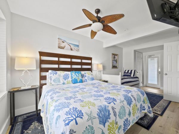 Pensacola Beach Five Bedroom Vacation Pool Home Sleeps 23