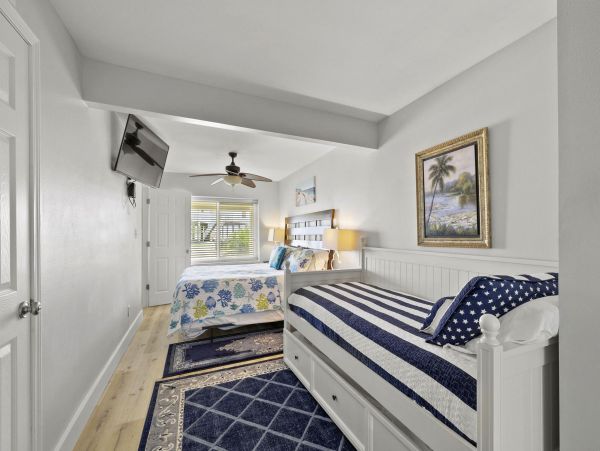 Pensacola Beach Five Bedroom Vacation Pool Home Sleeps 23