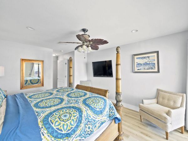Pensacola Beach Five Bedroom Vacation Pool Home Sleeps 23