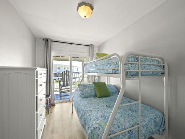 Pensacola Beach Five Bedroom Vacation Pool Home Sleeps 23