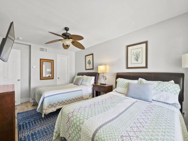 Pensacola Beach Five Bedroom Vacation Pool Home Sleeps 23