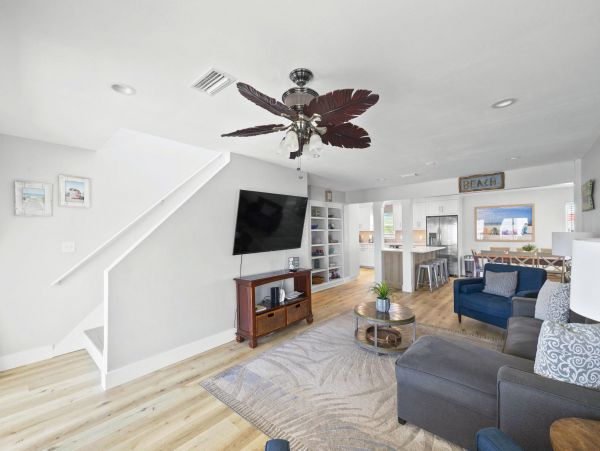 Pensacola Beach Five Bedroom Vacation Pool Home Sleeps 23