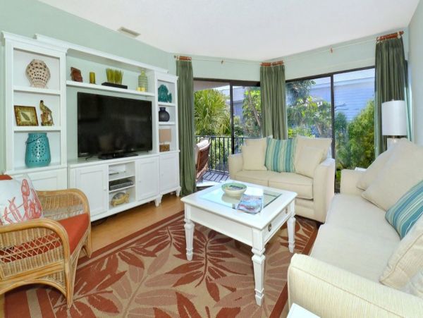 Lovely Two Bedroom Vacation Condo in Holmes Beach