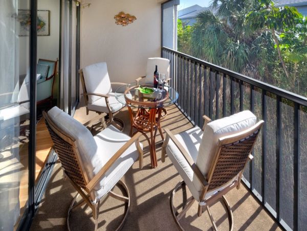 Lovely Two Bedroom Vacation Condo in Holmes Beach