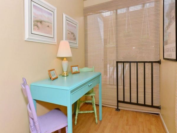 Lovely Two Bedroom Vacation Condo in Holmes Beach
