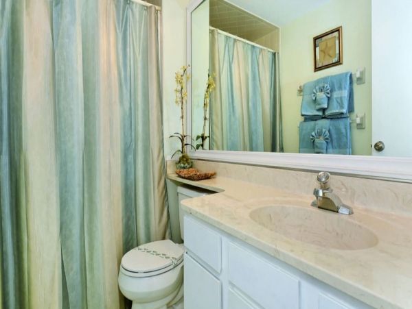 Lovely Two Bedroom Vacation Condo in Holmes Beach