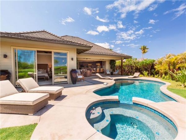Kona Luxury Three Bedroom Vacation Rental - Golf Course View
