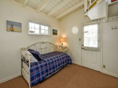 Twin Bedroom