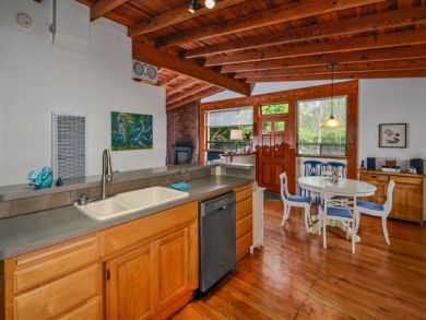 Kitchen & Dining Area