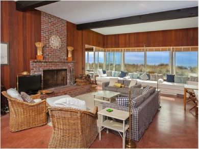 Living Room with Panoramic View