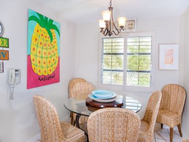 Sanibel Vacation Home Sleeps Eight Short Walk to the Beach